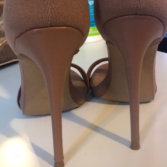 Steve Madden - Picture 2 of 5